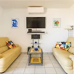 펜션 Mazet Climatise Vue I Piscine I Parking I Wifi I Linge Et Menage Inclus 생트막시메