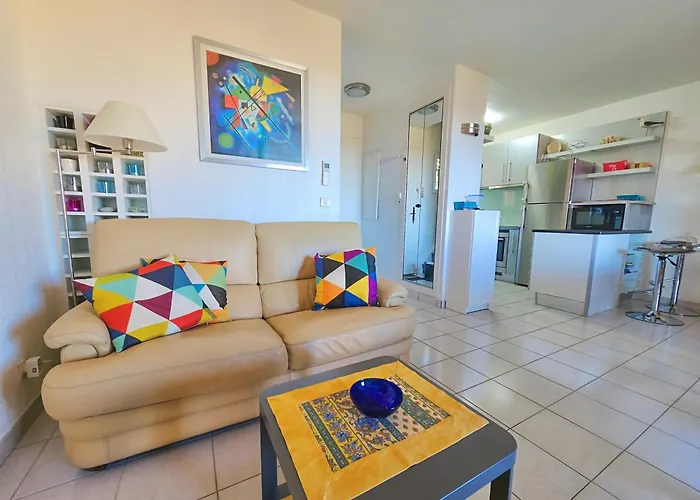 Mazet Climatise Vue I Piscine I Parking I Wifi I Linge Et Menage Inclus Holiday home Sainte-Maxime