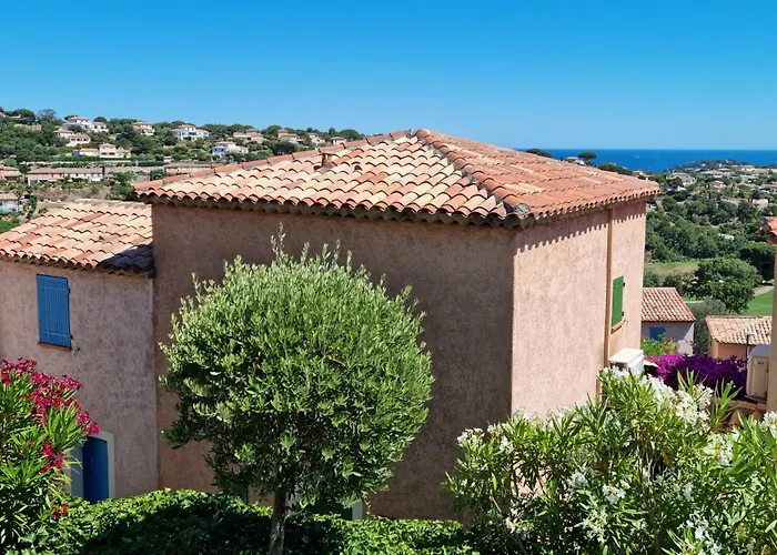 Holiday home Mazet Climatise Vue I Piscine I Parking I Wifi I Linge Et Menage Inclus