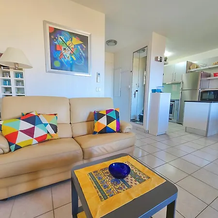 Mazet Climatisé Vue I Piscine I Parking I Wifi I Linge Et Menage Inclus Hébergement de vacances Sainte-Maxime