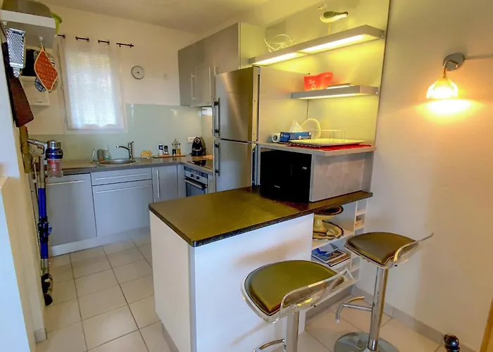 Mazet Climatise Vue I Piscine I Parking I Wifi I Linge Et Menage Inclus * Sainte-Maxime