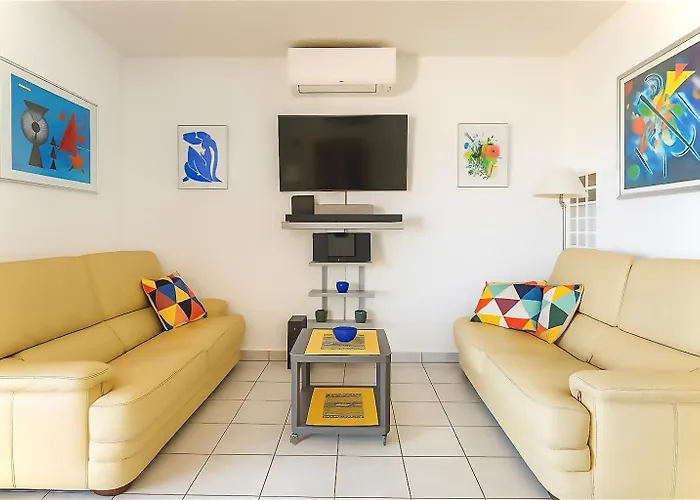 Hébergement de vacances Mazet Climatisé Vue I Piscine I Parking I Wifi I Linge Et Menage Inclus Sainte-Maxime