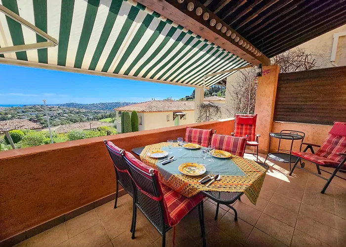 Mazet Climatise Vue I Piscine I Parking I Wifi I Linge Et Menage Inclus Nyaraló Sainte-Maxime