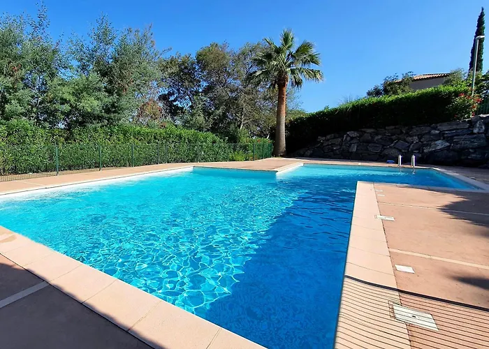 Mazet Climatisé Vue I Piscine I Parking I Wifi I Linge Et Menage Inclus Sainte-Maxime